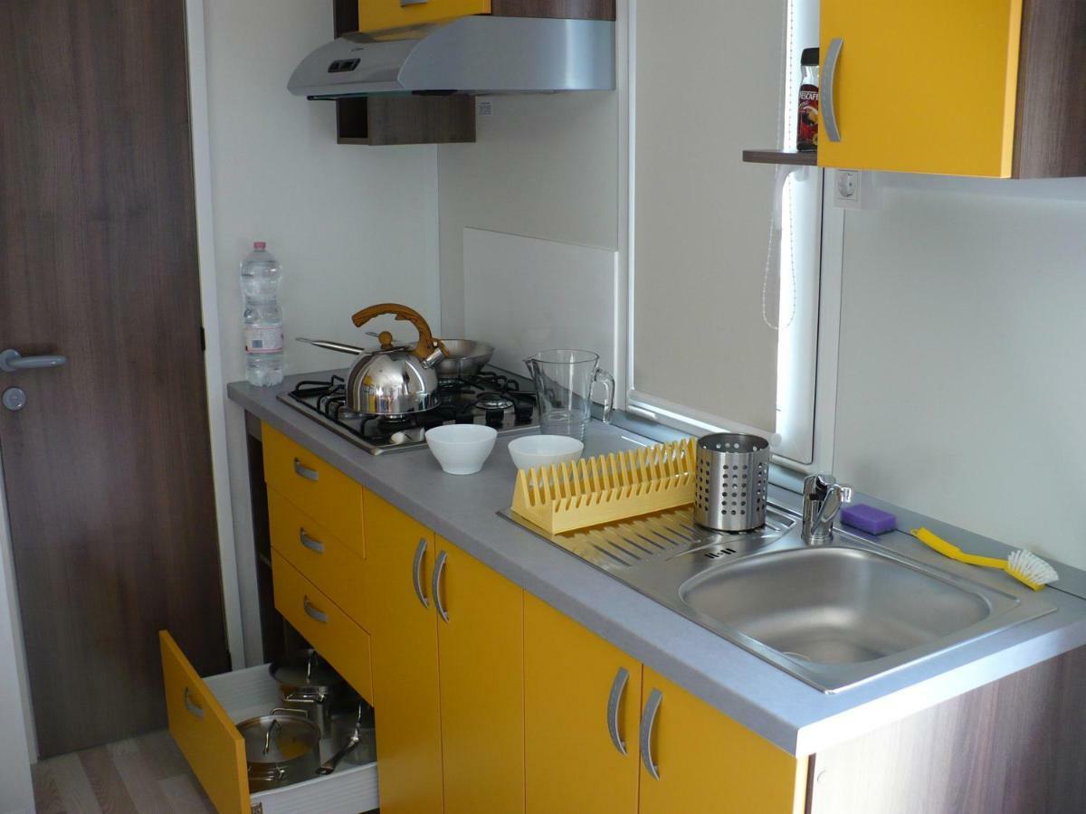 Victoria Mobilehome In Solaris Fkk Naturist Camping Resort Porec Exterior photo